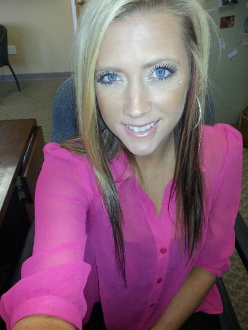 Chivettes bored at work (27 Photos)