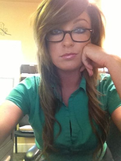 Chivettes bored at work (24 Photos) 