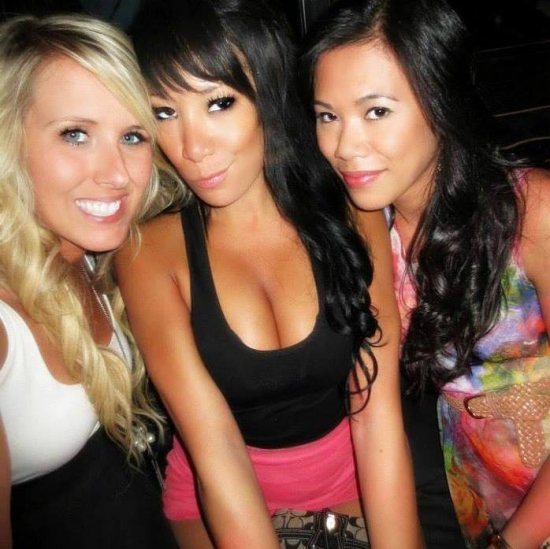 3 girls posing together