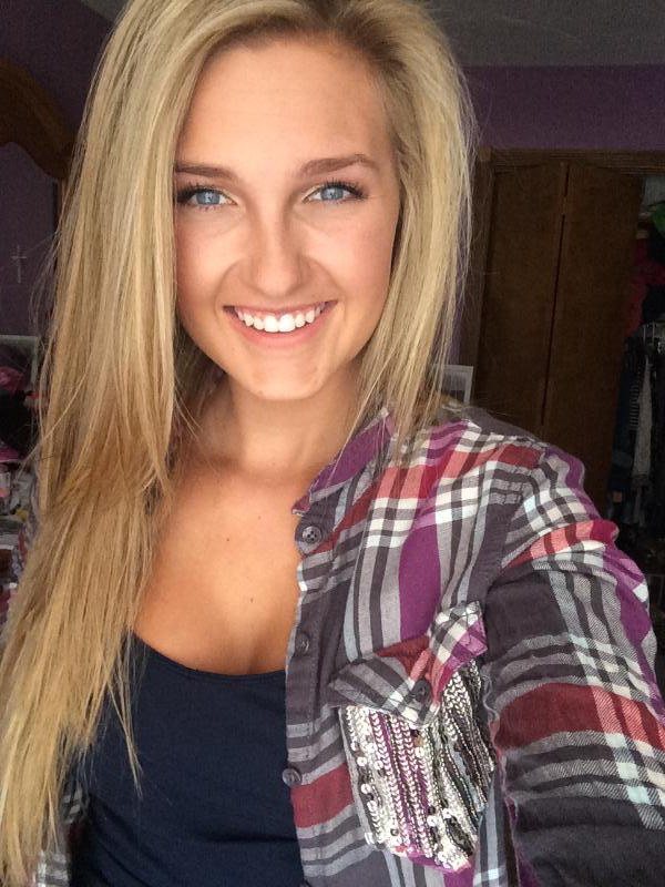 Blonde selfie girl
