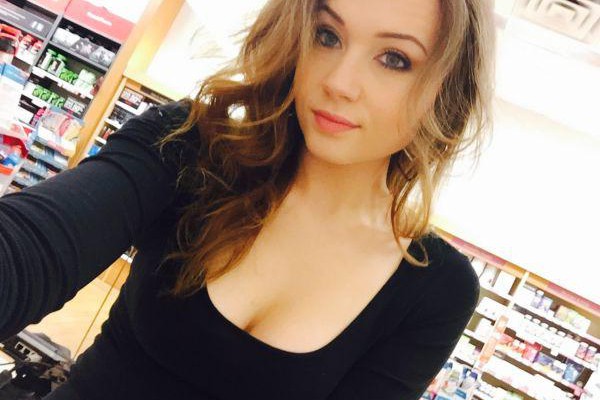 Chivettes bored at work (33 Photos)