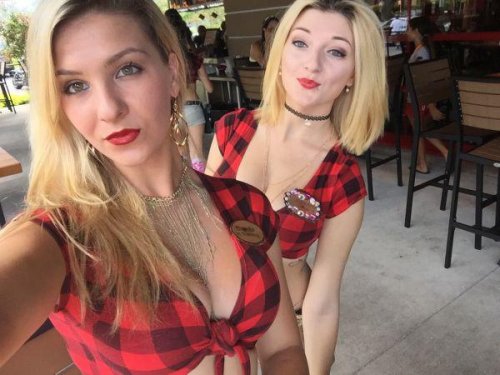 Chivettes bored at work (40 Photos) 