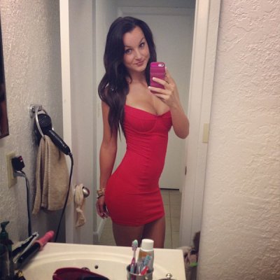 Tight dresses go hand in hand with the weekend (39 Photos)