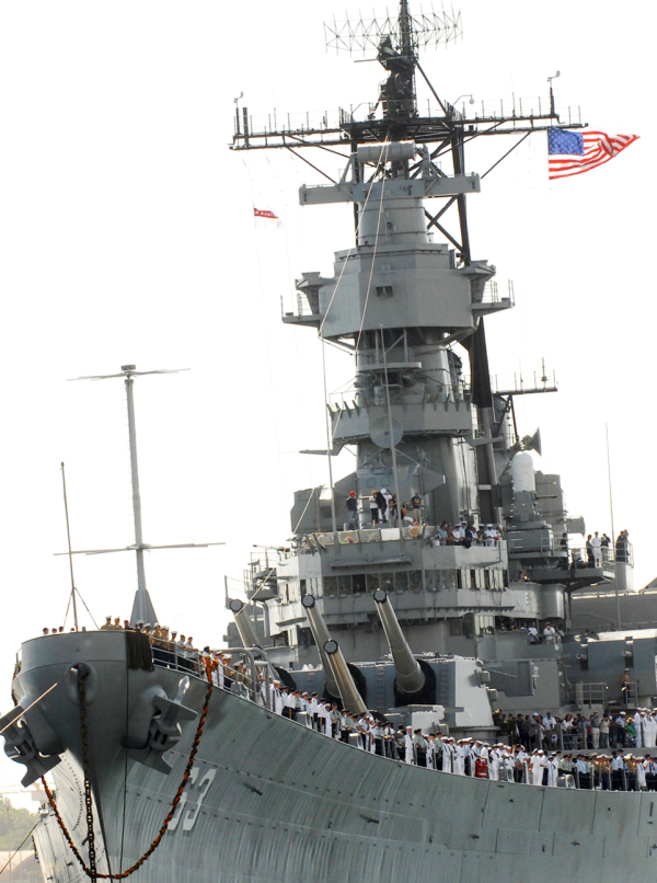 √ Pass This Story on To Future Generations: Kamikaze Crash into Navy ...