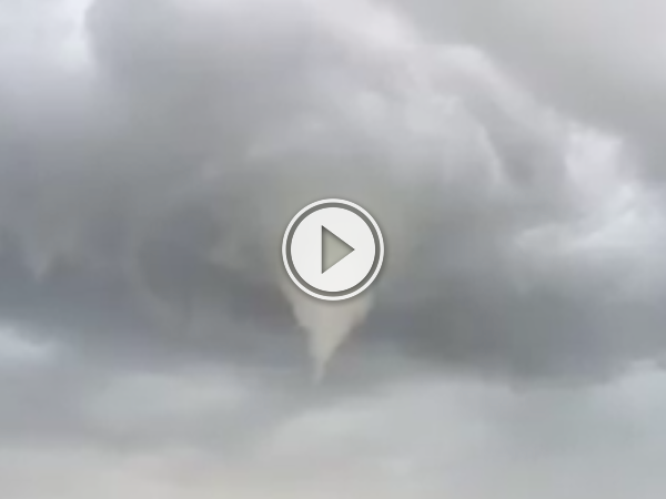 Watching a tornado form on the prairies is pretty chilling (Video)