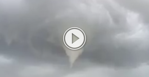 Watching a tornado form on the prairies is pretty chilling (Video)