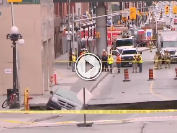 A tragic Car accident being sealed by the cops in the city