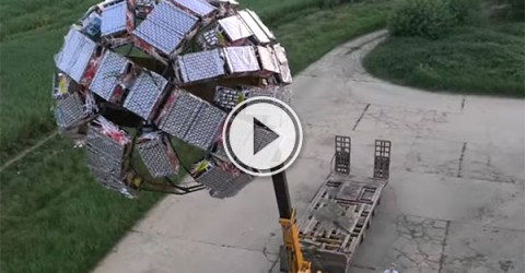 5000 Fireworks Deathstar from inventor Colin Furze (Video)