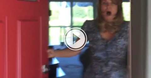 Daughter surprises her mom with visit for first time in 2 years