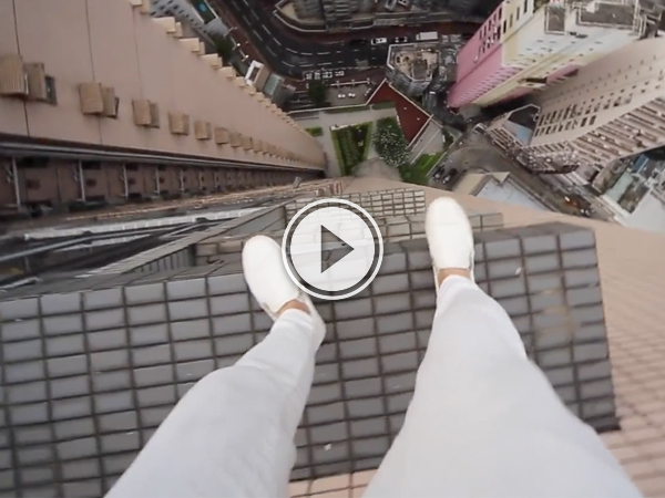 Fearless Russian daredevil risks death (Video)