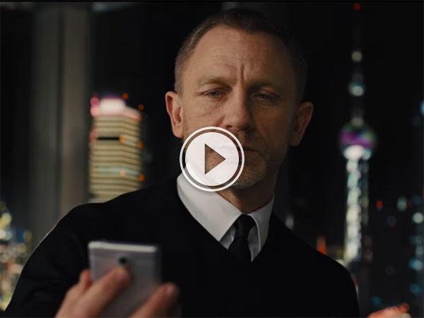 Movie characters playing Pokemon Go (Video)