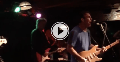 Dennis Quaid and the Sharks are tearing up a Montreal Pub! (Video)