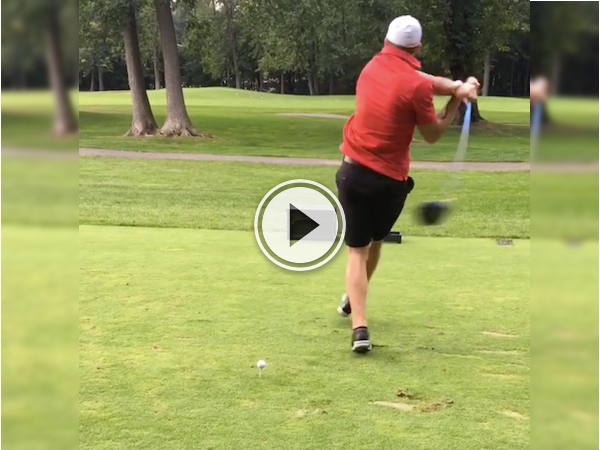 You'd think that hockey players would be a natural at golf, but no (Video)
