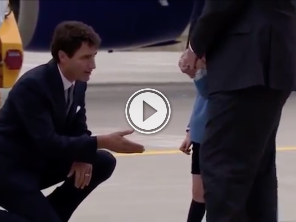 Justin Trudeau wants to introduce a secret shake to the Royals; denied! (Video)