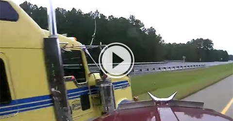A couple of skilled truckers avoid massive accident (Video)