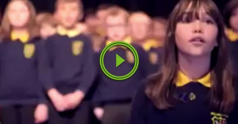 Girl with autism performs heartwarming rendition of 'Hallelujah' (Video)