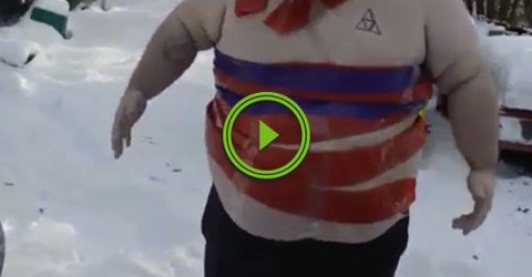 Guy sets off insane firecracker vest (Video)