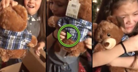 Girls get teddy bears with grandpas voice (Video)