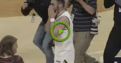 Notre Dame basketball player gets surprised by his military brother