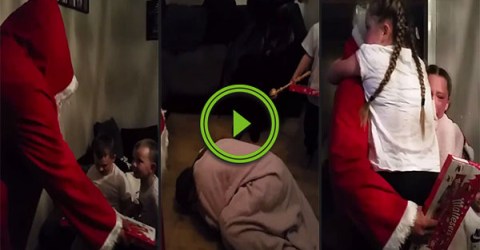 Soldier disguised as Santa surprises his kids (Video)