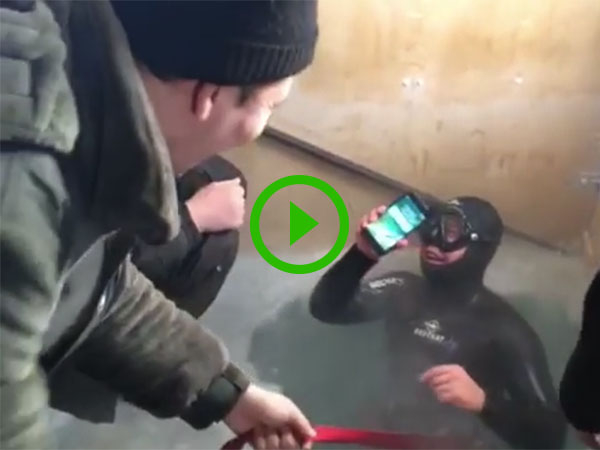 Russian diver recovers drunk buddies iPhone (Video)