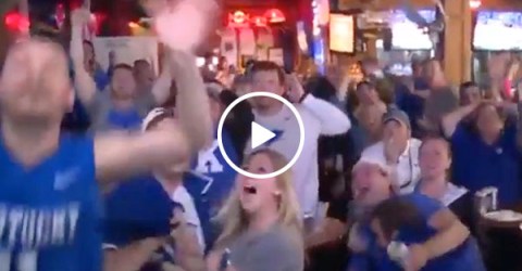 Kentucky fans go from pure joy to complete sadness in 2 seconds