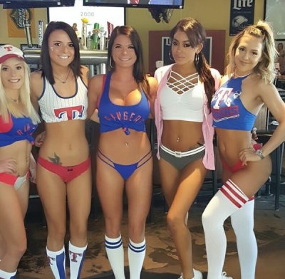 Sexy Sports Bar Servers Of Wild Pitch Texas Photos On Thechive Com