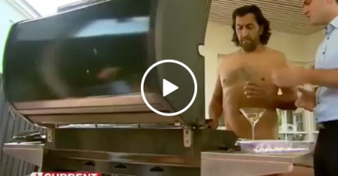 Aussie man disputes neighbors... by getting naked (Video)