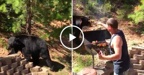 Dad risks life protecting BBQ from bear, is dad of all dads (Video)