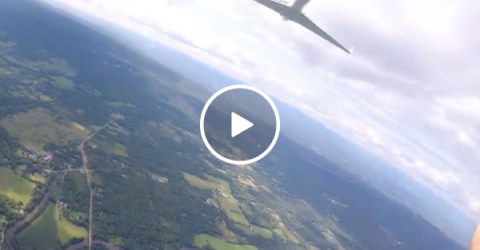 Parachuter has pure "OH S#*%' moment (Video)