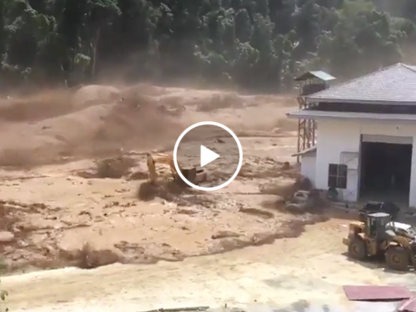 Massive dam failure in Laos (Video)