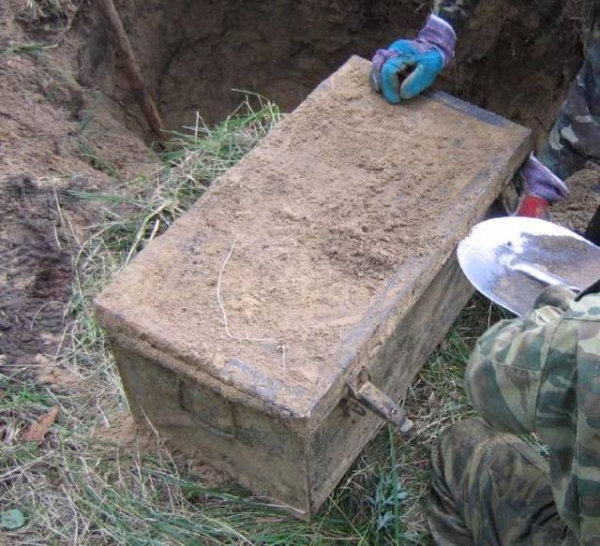 Russian Soldiers Discover German Trunk from WWII