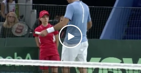 Tennis Player Juan Martin del Potro helps out Injured Ballgirl