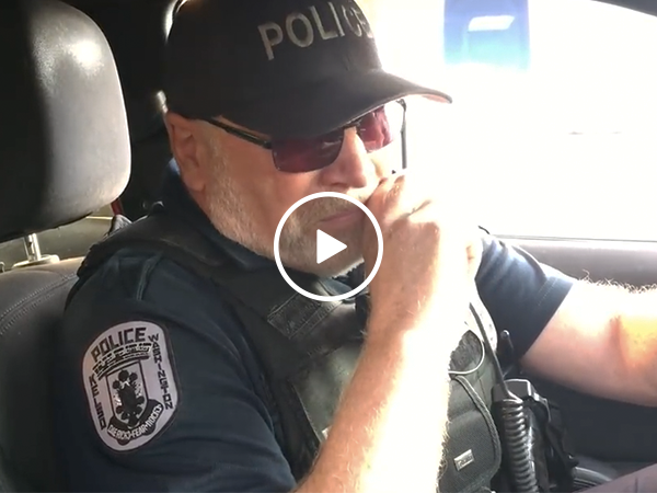 Emotional Police Officer Retires After 39 Years (Video) : TheCHIVE