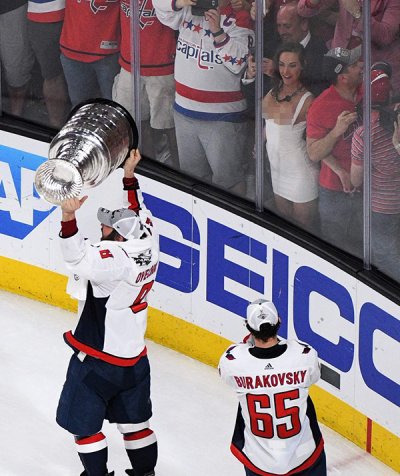 https://thechive.com/wp-content/uploads/2018/06/girl-flashing-caps-during-their-stanley-cup-celebration-is-the-real-winner-21-photos-2.jpg?attachment_cache_bust=2518785&quality=85&strip=info&w=400