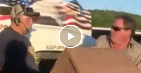 Douchebag truck driver gets knocked the f*ck out! (Video)