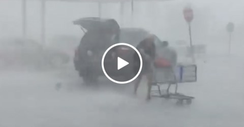 Despite a hailstorm a Lady Returned Her Shopping Cart
