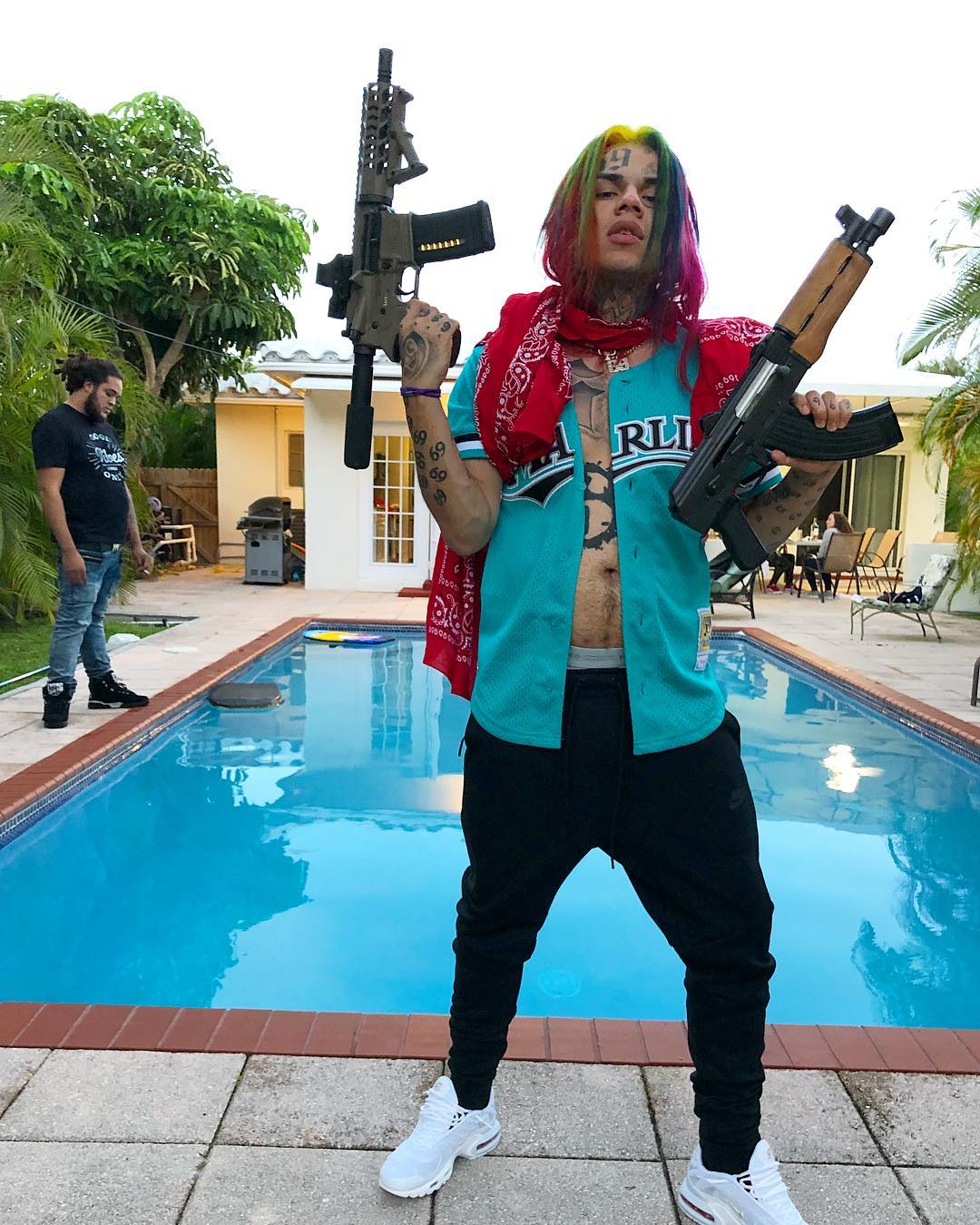 Soundcloud rapper 6ix9ine fudged up, faces 3hirty2wo years in prison