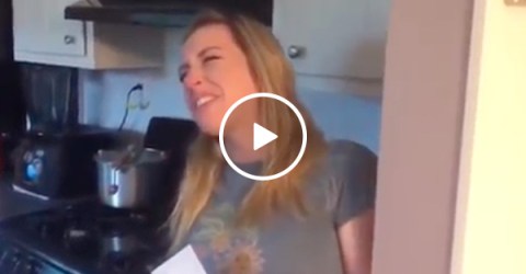 Wife attempts to tell a story while having a laughing fit (Video)