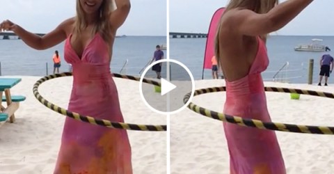 Slow motion video and hula hooping are a match made in heaven (Video)