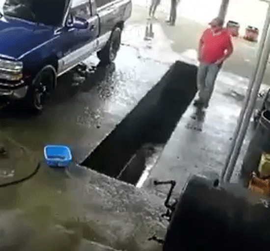 Funny Gallery Of Car Wash Fails (Gifs)