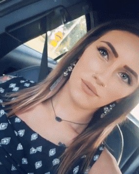 Hotness Gallery of cute girls taking car selfies .PSA: Come to a complete stop before taking a Car Selfie (33 Photos) 16