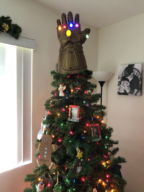 infinity gauntlet tree topper