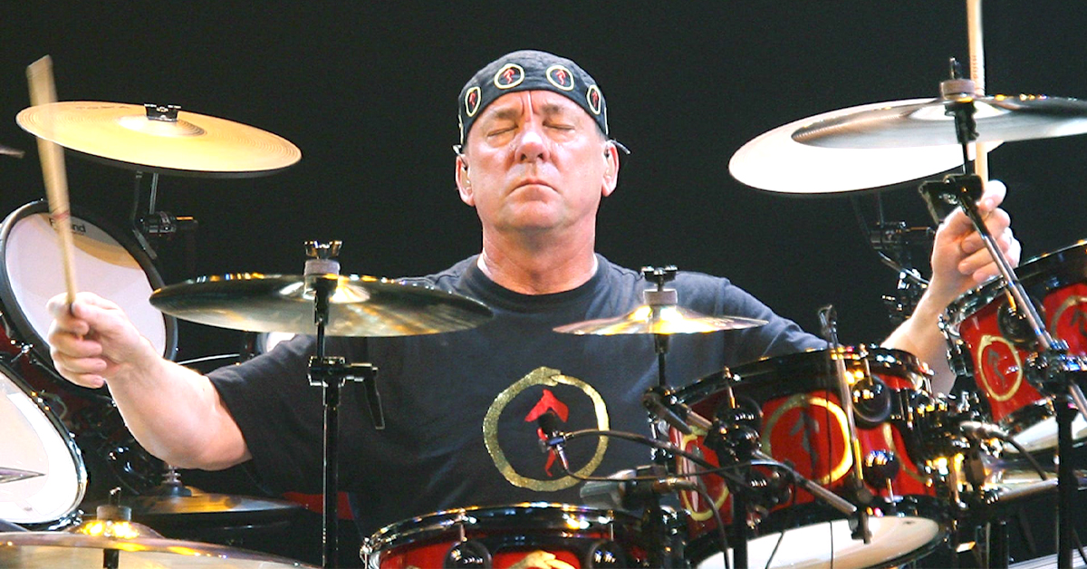 The rock world reacts to the death of Rush drummer Neil Peart.