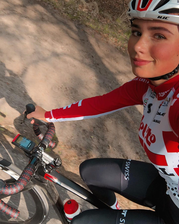 Pro cyclist Puck Moonen is riding her way into our hearts