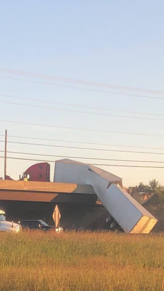 yeaaahh-you-shouldnt-be-behind-the-wheel-photos-23.jpg