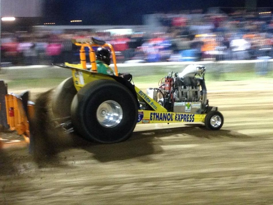 Redneck Off-Road Rally Photos Best Mud Tractor Pull Pictures Wallpaper