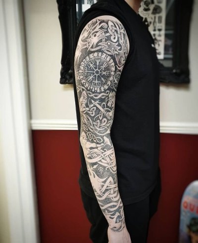 Hacha vikinga  Viking tattoos, Viking tattoo sleeve, Valkyrie tattoo