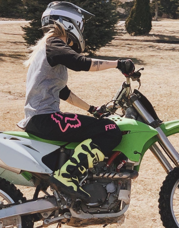 Sexy girls on dirt clearance bikes