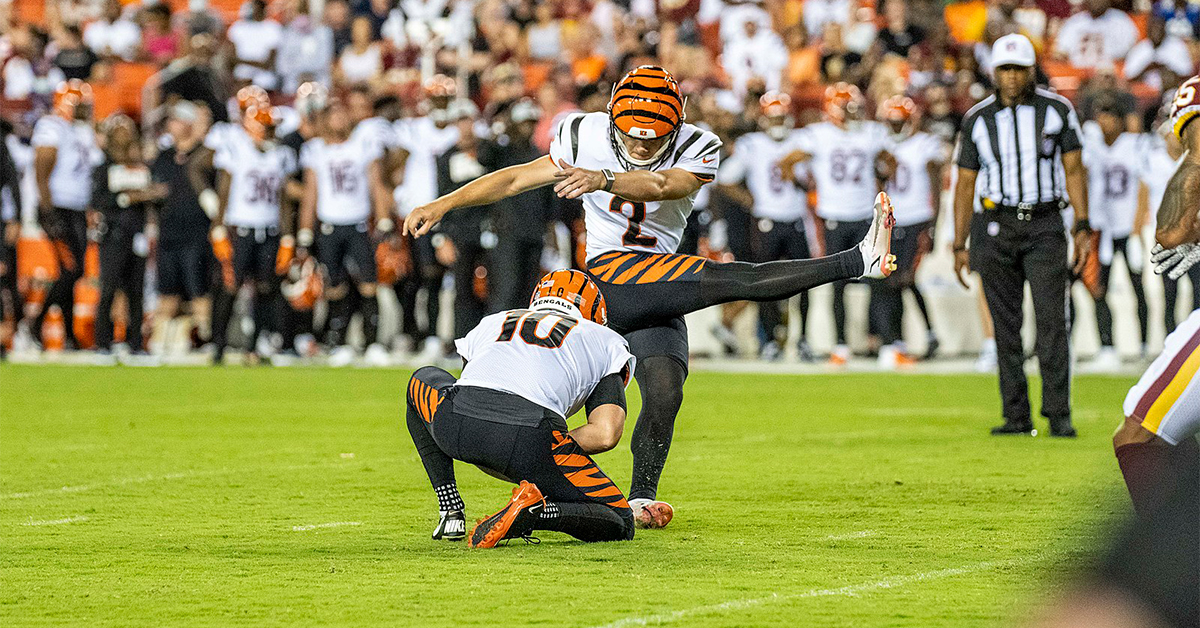 Tennessee Titans Vs. Cincinnati Bengals Pre Game GIF - Nfl National  football league Football league - Discover & Share GIFs